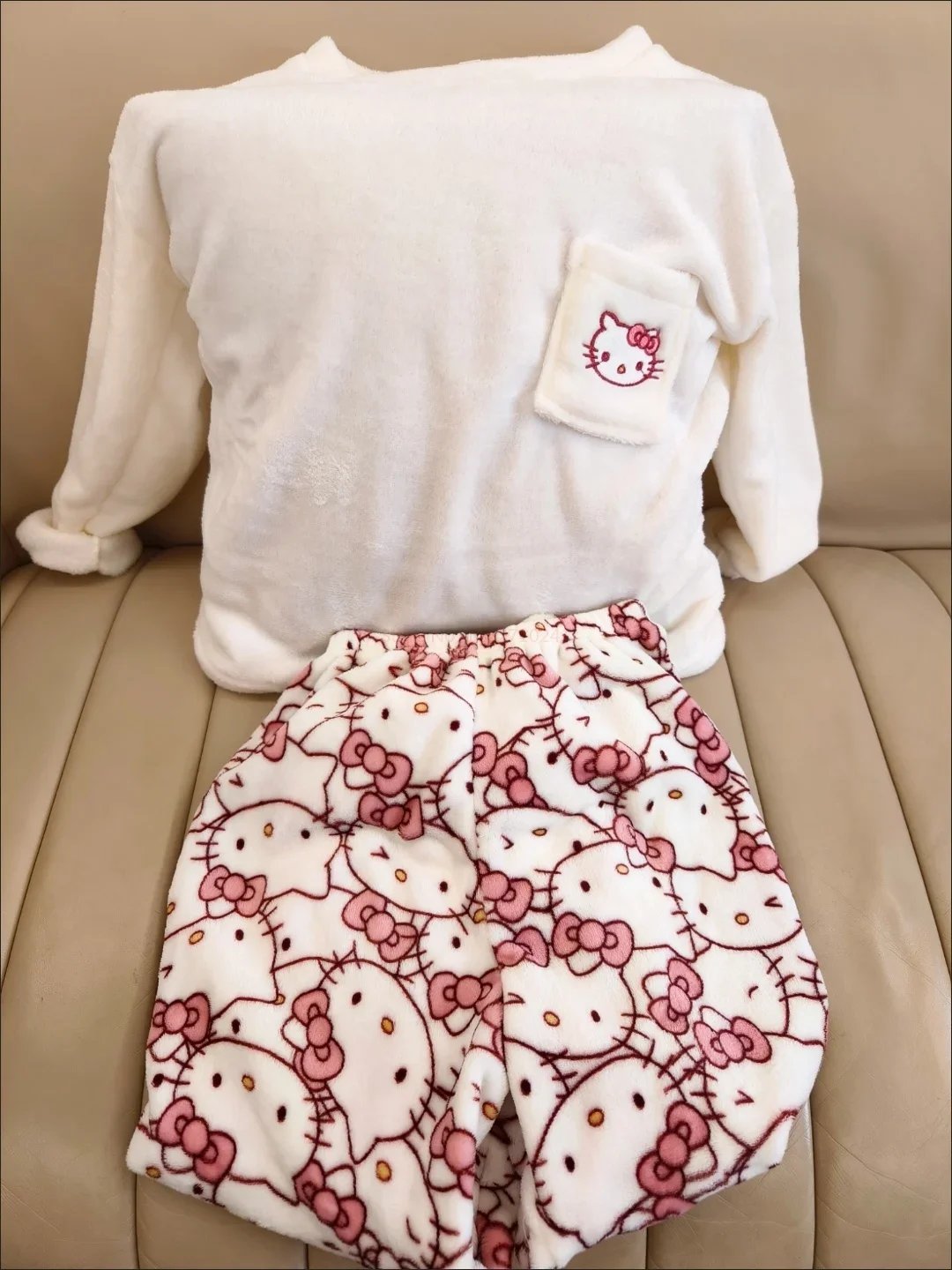 hot Sanrio Cartoon Japanese Hello Kitty Stuff Pajamas Female Flannel Winter The New Plus Thicken Velvet Sweet Keep Warm Pajamas